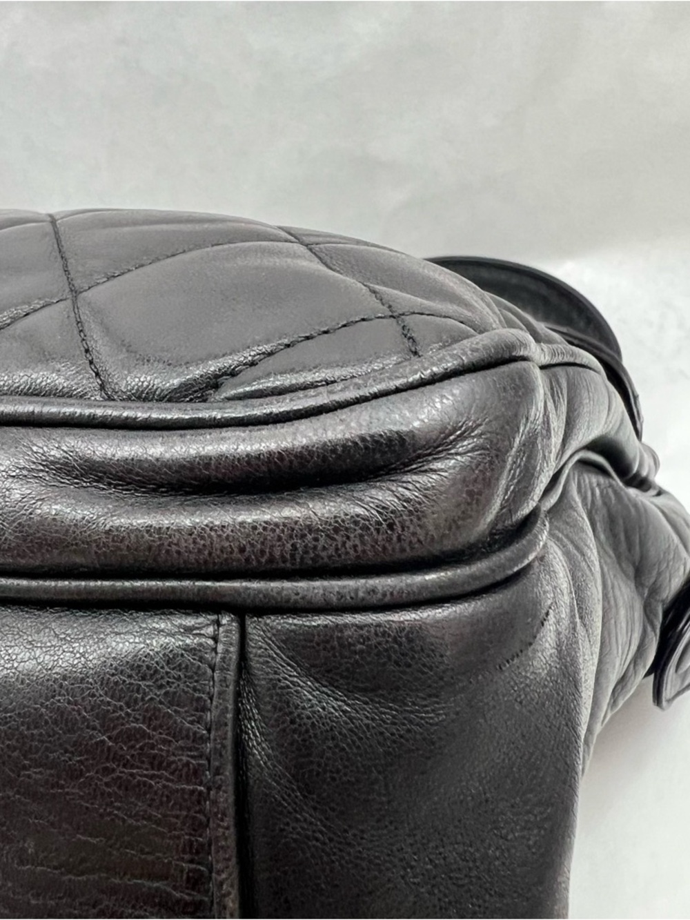 CHANEL Black Quilted Shoulder Bag with Gold CC Hardware - Picture 13 of 16